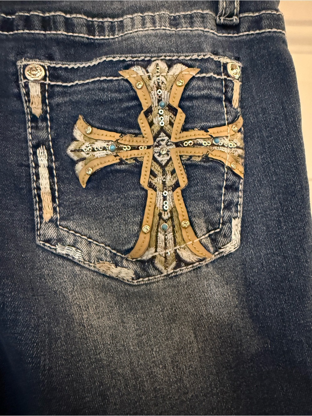 NWT Miss Me Jeans Women Size 28x32 Mid-Rise Bootcut Embellished Cross $134 - Picture 3 of 11
